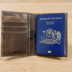 Porta Pasaporte Cuero Chocolate
